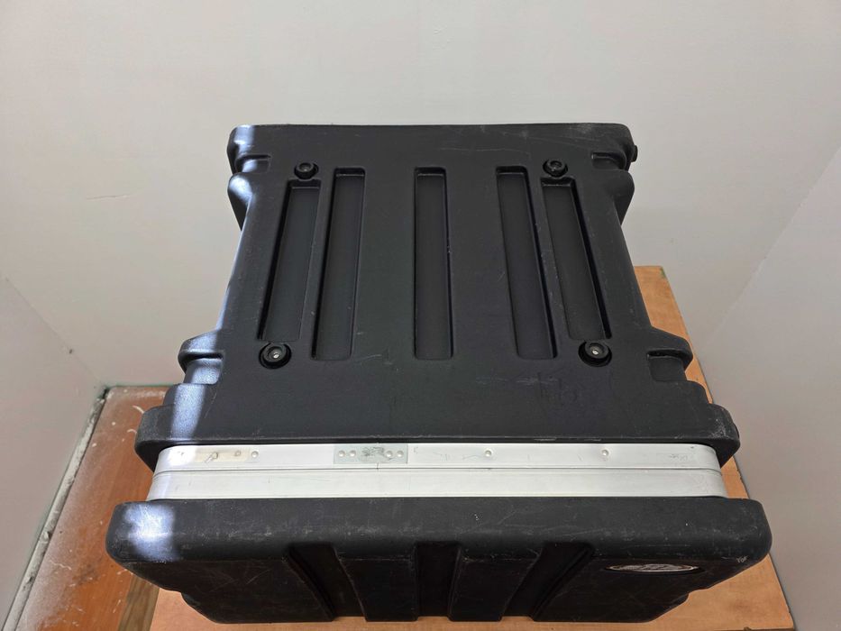 SKB 6U Molded Rack Case (1x szyna 45cm do klapy) FAKTURA