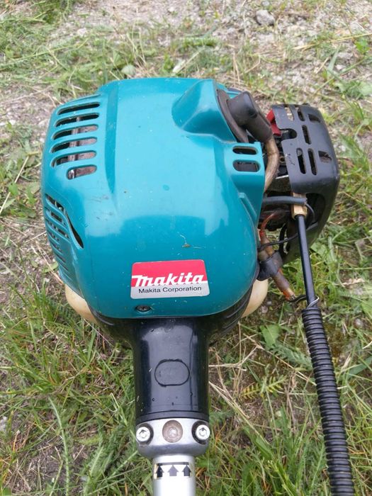 Макита EM2500U и Макита RBC2500. Цена- 6000гр. за 1шт.