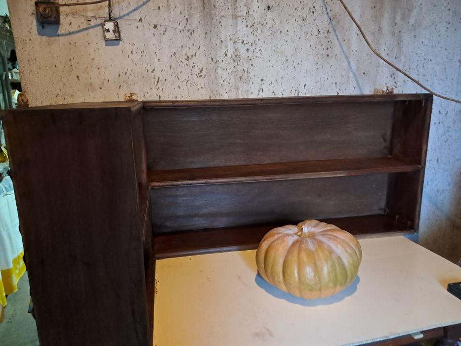 Movel de parede com prateleiras em madeira antigo