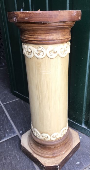 Vendo 2 suportes de vasos completamente novos