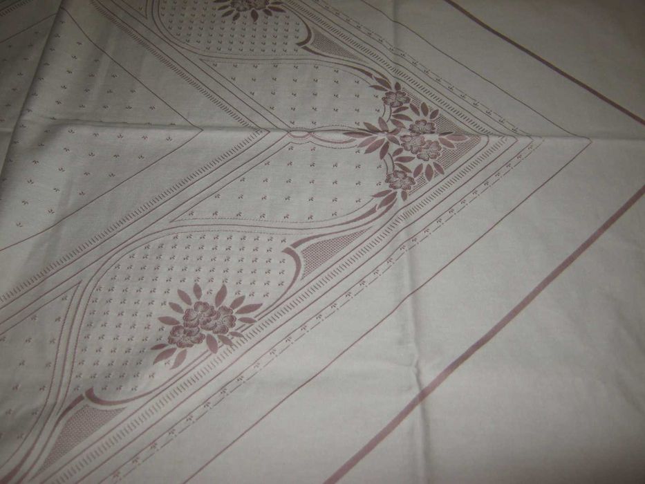 Obrus 100% bawełna adamaszek 132 / 162 cm