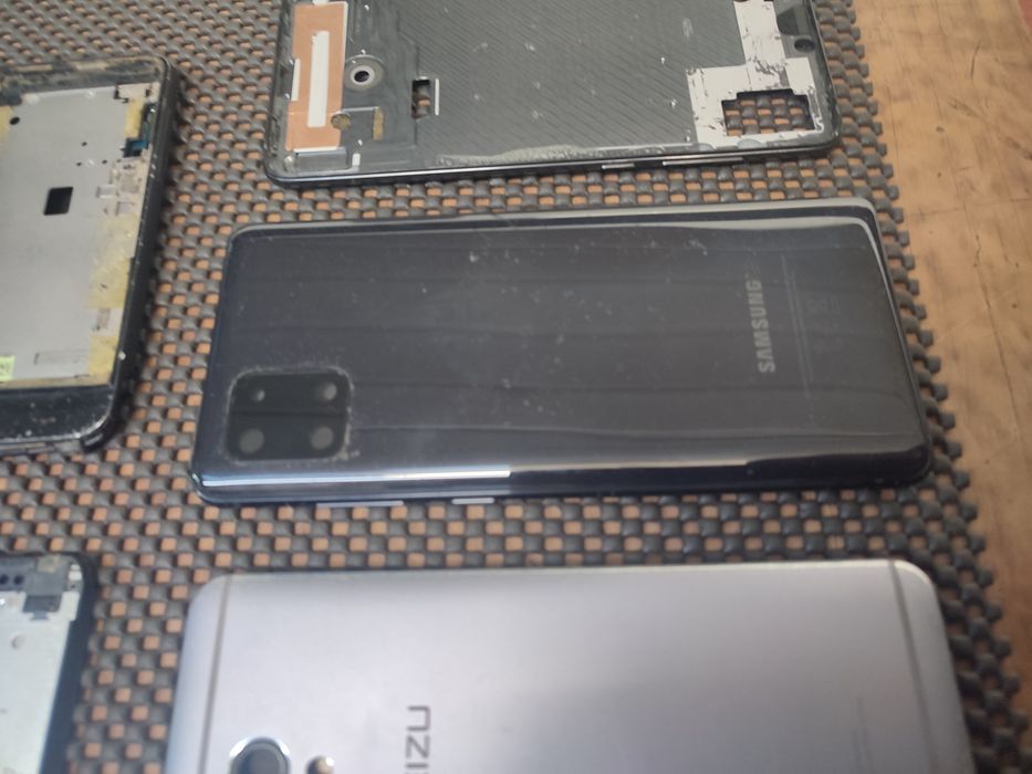 HTC One та залишки інших смартфонів