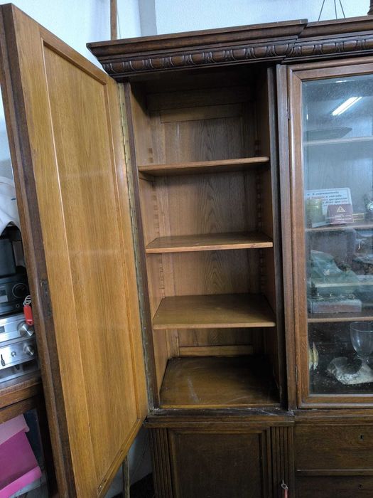 Móvel livreiro antigo em madeira carvalho