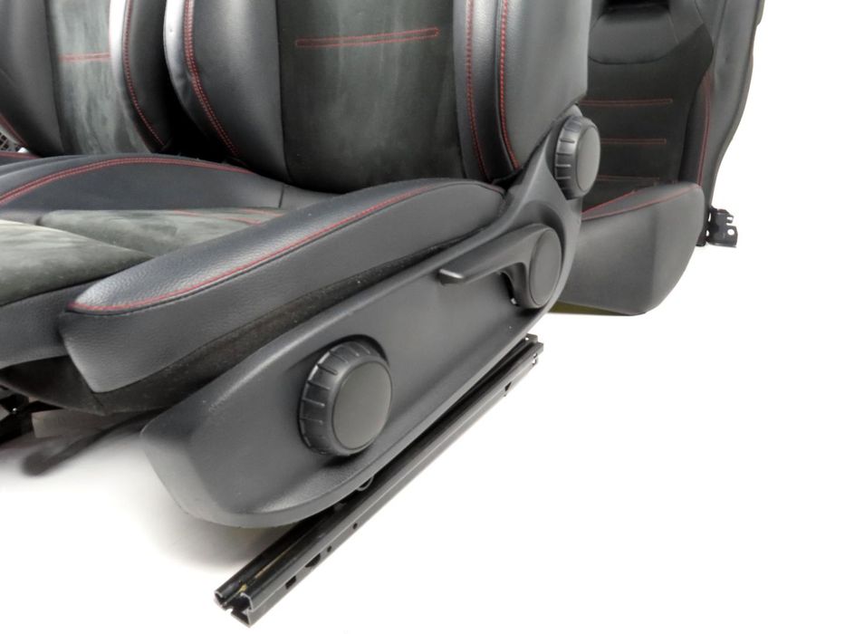 Interior Desportivo Mercedes-Benz A-Class Ref: 0023362 2018 - 2026