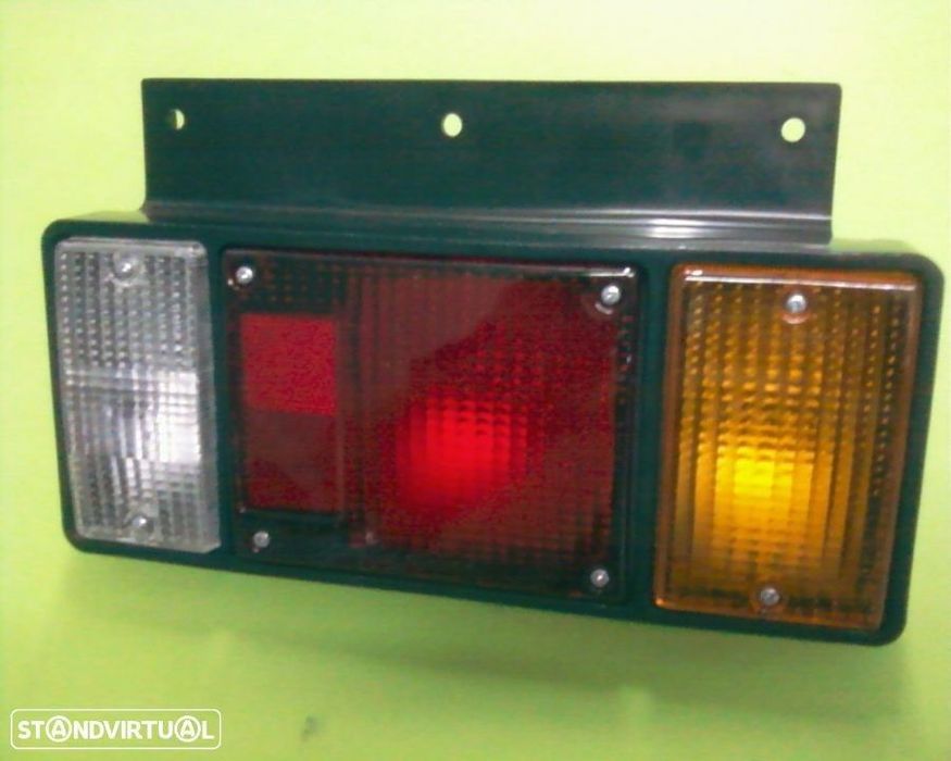 farolins isuzu NKR NQR traz (NOVOS)