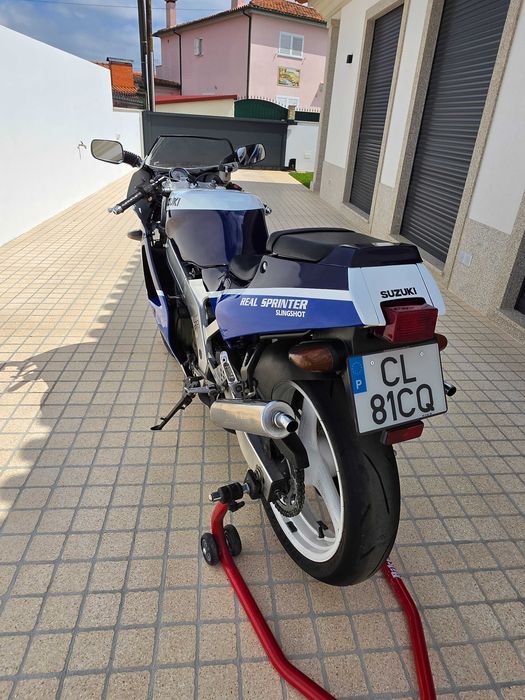 Vendo suzuki rgv 250.