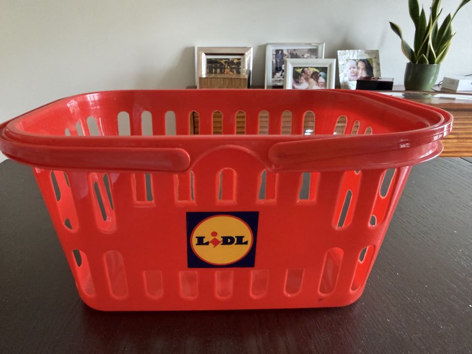 Balanca cesto e saco do lidl de brincar