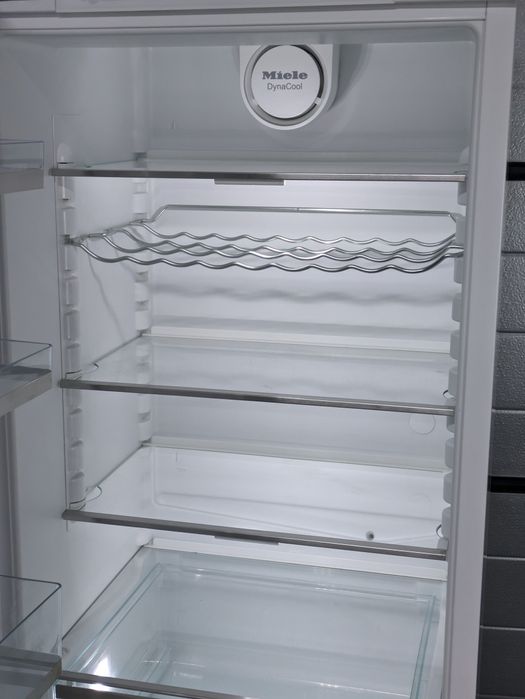 Вбудований Холодильник Miele KFNS 37432 ID Вмонтований