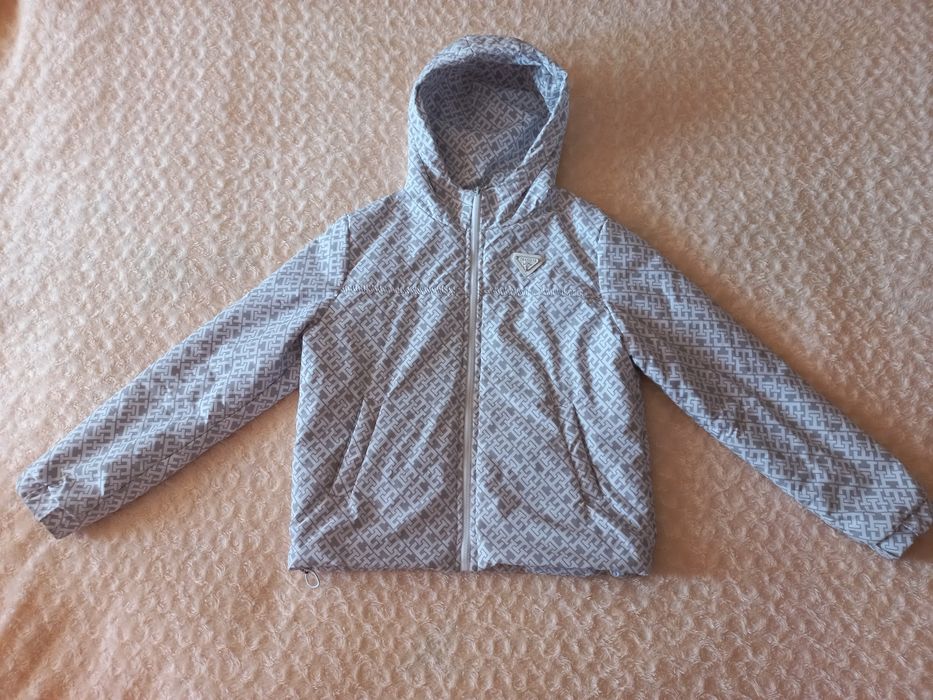 Куртка для дівчинки.