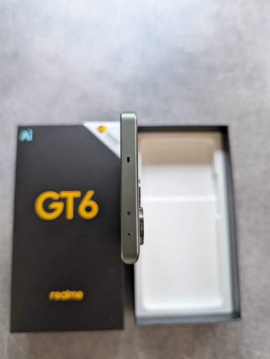 Smartfon Realme GT6 8/256GB 5G Razor Green
