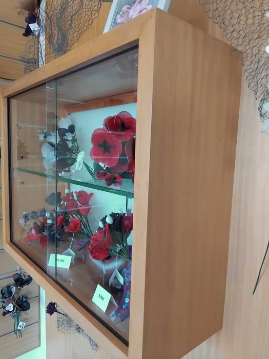 Expositor em madeira