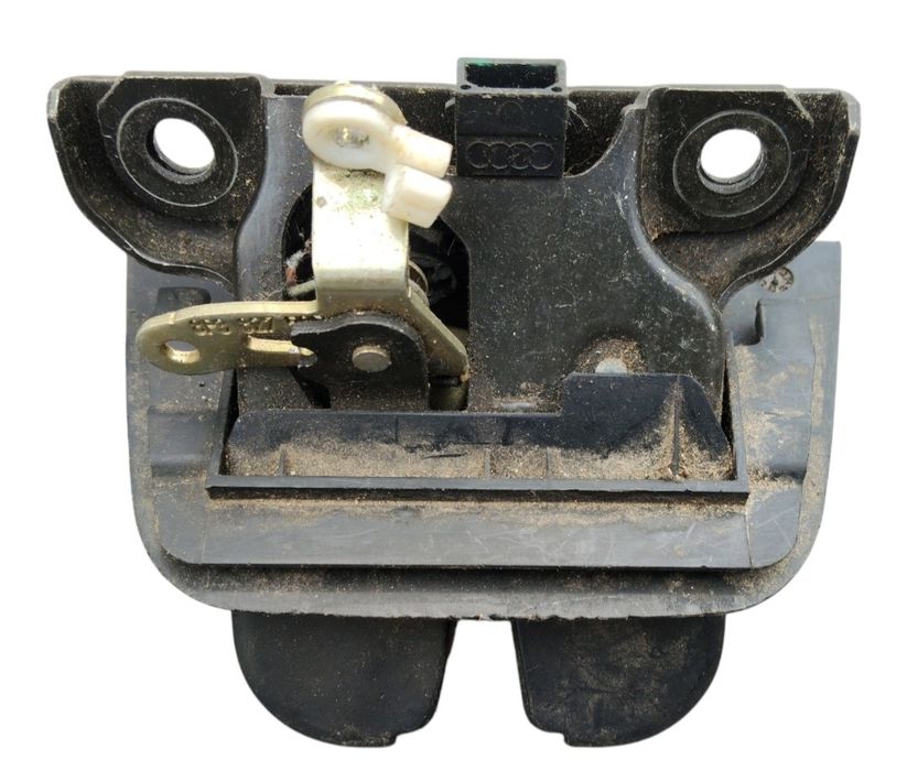 Zamek klapy bagażnika Audi A3 8P3827520A