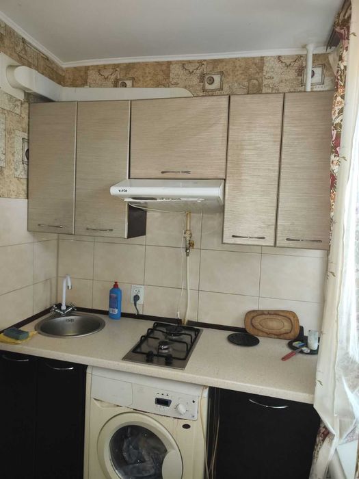 здам 1 кімн кв Ліски,1\9 цегла,ремонт,великий балкон,поруч ліс