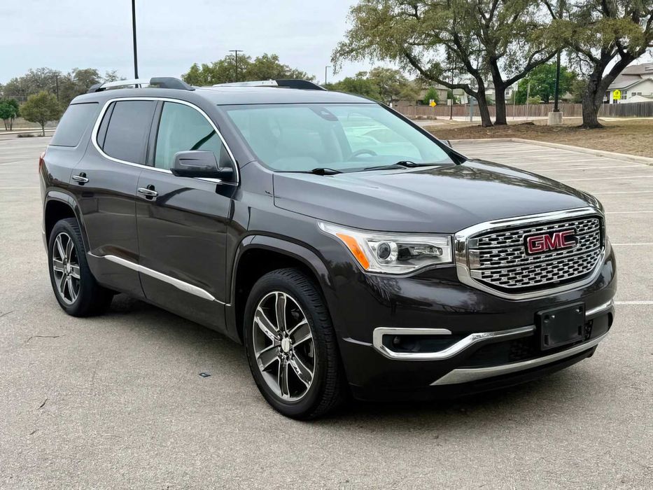 GMC Acadia Denali      2018