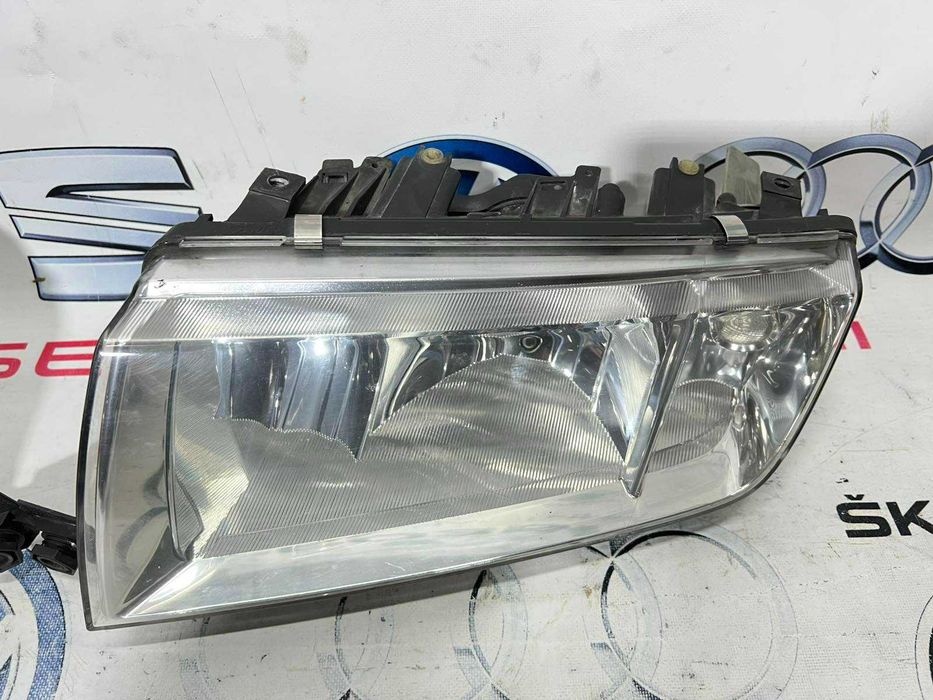 Фара фари Skoda Fabia 1 Шкода Фабія 1