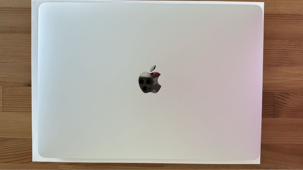 MacBook Air 13-inch, i7 Processor, 2020 Model64354258115585122