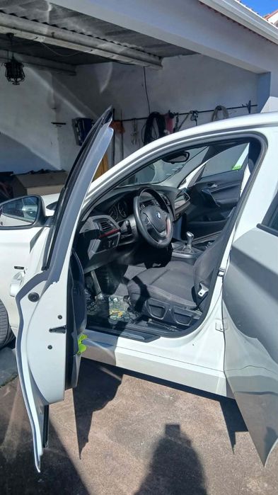 Carro BMW 114 excelente