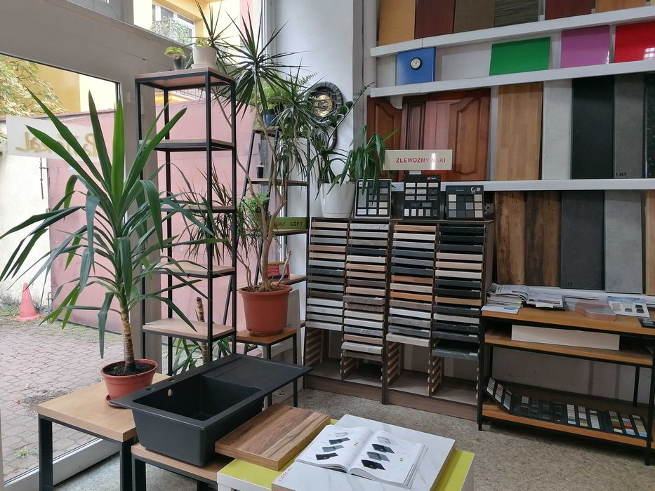 Blaty kuchenne i panele na ścianę między blatem a szafkami  gr8mm W-wa