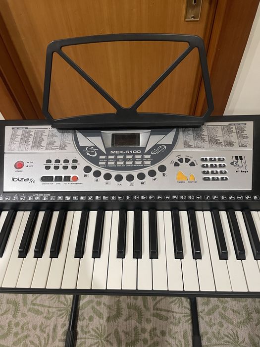 Piano Ibiza MEK-6100 (+tripe)