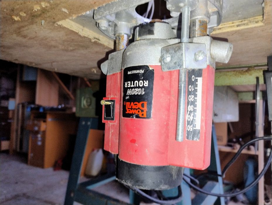 Piła radialna dewalt