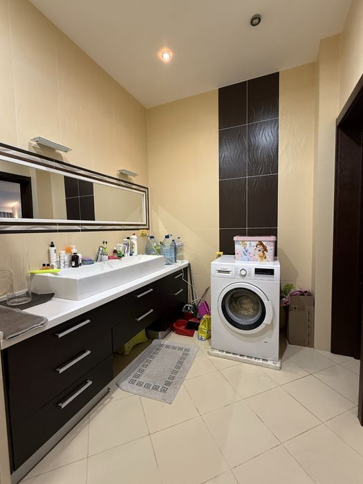 Продам двухрівневу квартиру с.Чубинське ( 140 кв.метрів)