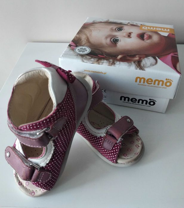 Sandałki/kapcie Memo dla dziewczynki r. 21