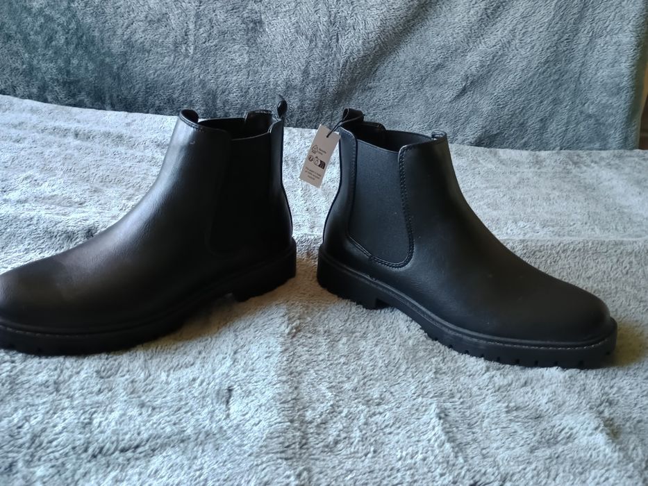 Botki na grubej podeszwie unisex Pier One