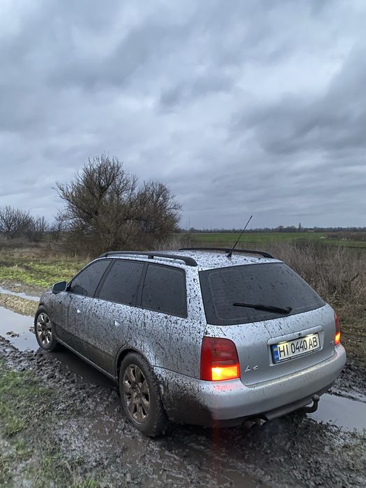 Авто в хорошому технічному стані 
Двигун коробка без зауважень
Повний привід працює
Клімат працює
Встановлені бі лед лінзи
Хороша зимова гума
Чорна стеля
Тонування по колу
Фаркоп
1.8 без турбіни 
Працює на газу і бензині 
Подарунком проставки для збільшення кліренсу
По кузову трагедії немає на її 97 рік)
З переоформленням 
Можливий обмін