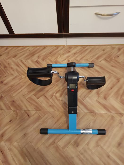 Mini rowerek do treningu.