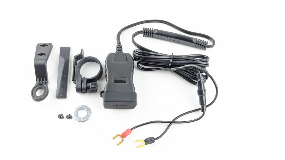 Зарядний пристрій USB + Type-C з вольтметром на кермо мотоцикла (QC3.0, 9-24V, IP67)