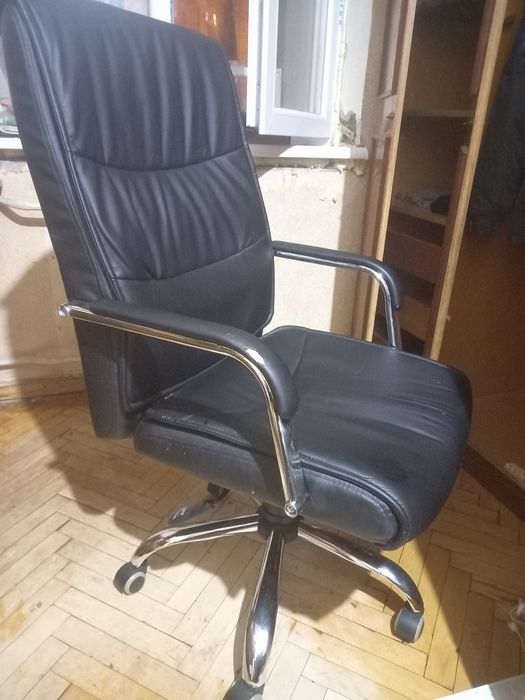 Продаю велике крісло