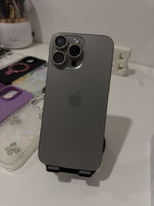 Iphone 16 pro max - impecavel