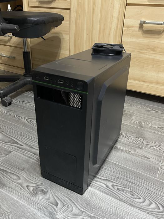 Корпус ПК GameMax хорошее состояние