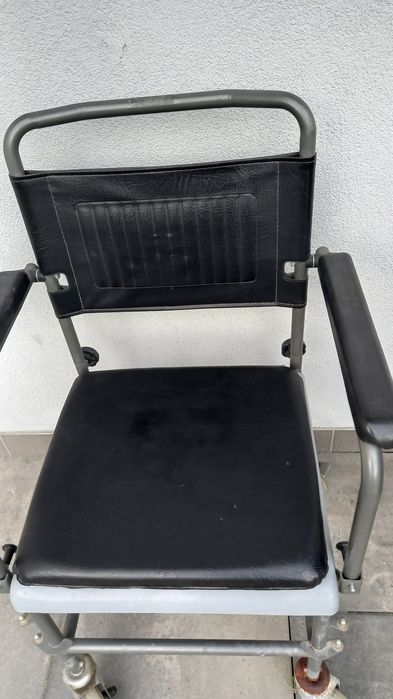 Krzesełko toaletowe