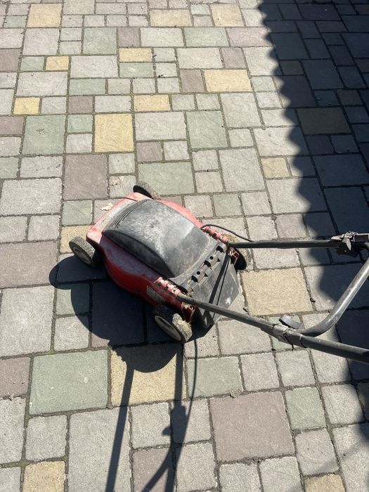 Газонокосилка електро б/у