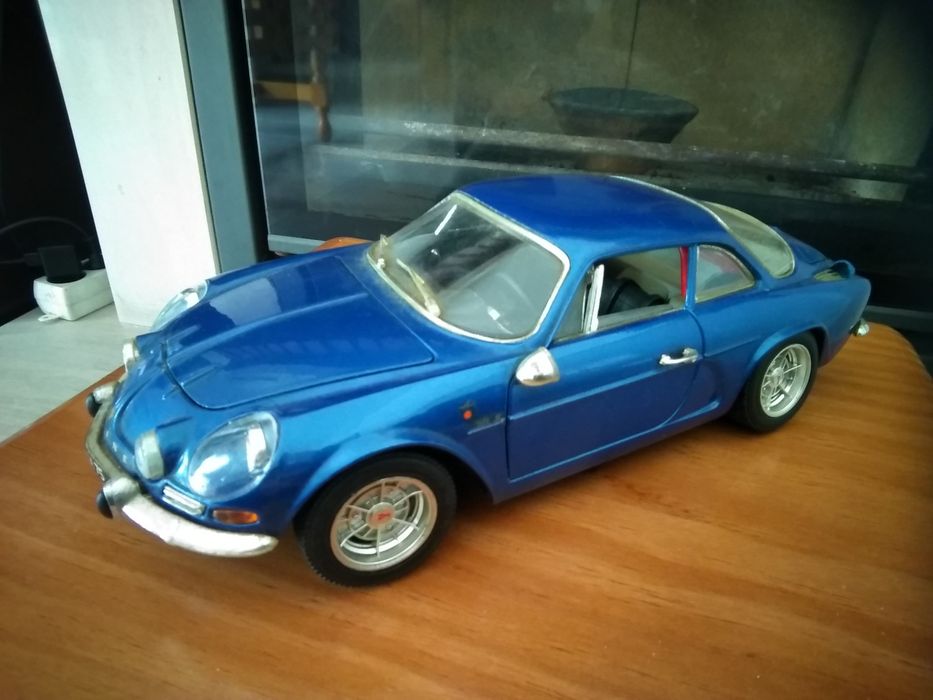 Burago - Alpine A110 1/16