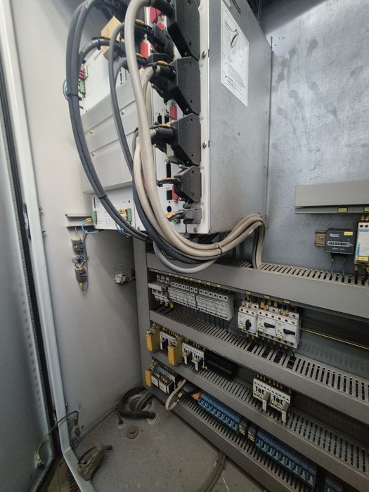 Vendo CNC  usado