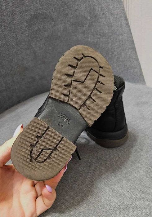 Ботинки черные кожаные Zara, р. 24