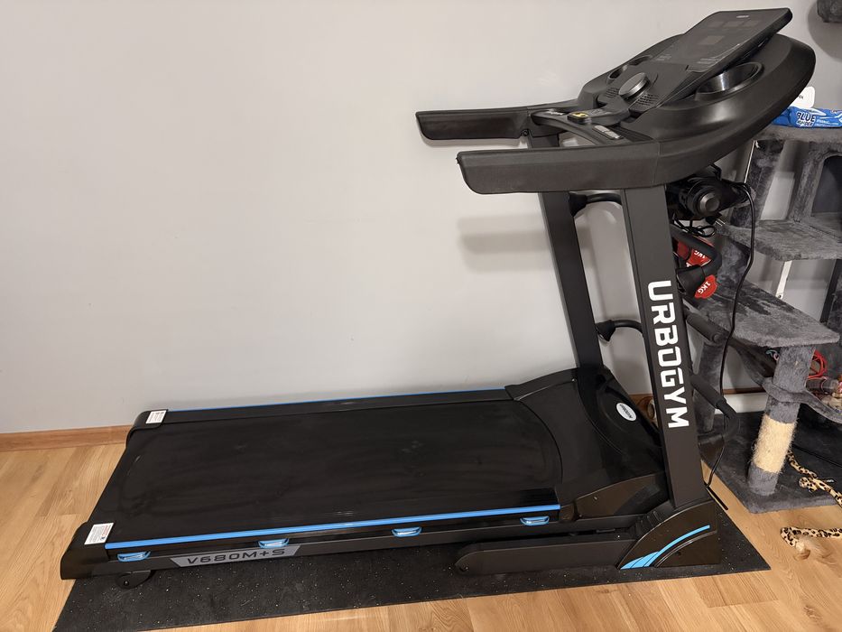 Bieżnia URBOGYM V680MS