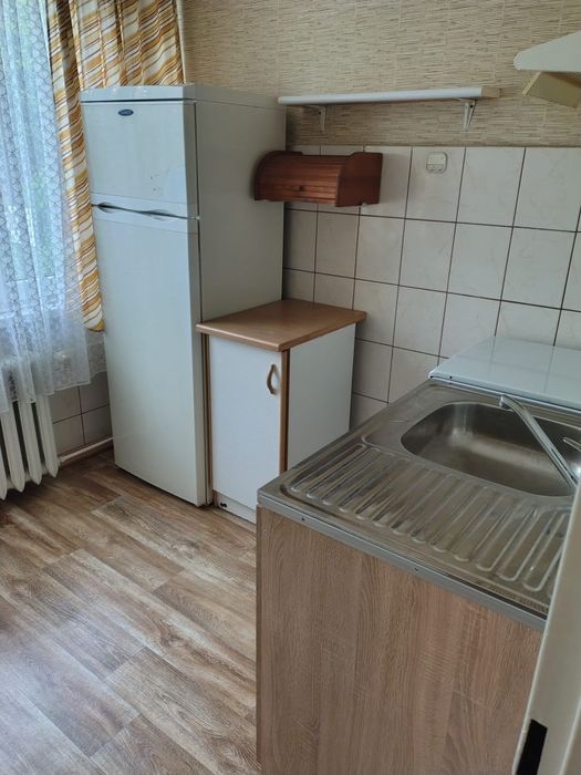 Wynajem mieszkania 3 pokoje łazienka i kuchnia parter - Widok 4