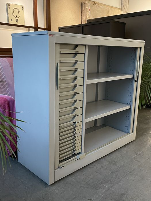 Móvel de escritório, de Design Francês , em metal , armário prateleiras