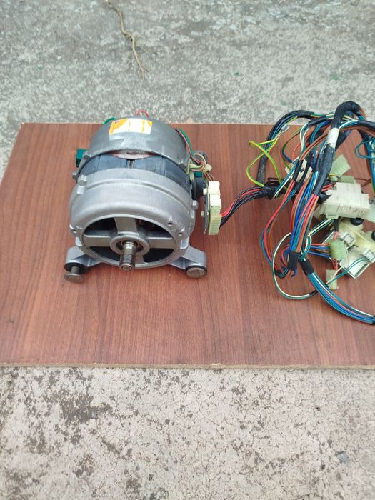 Двигун на пральну машинку