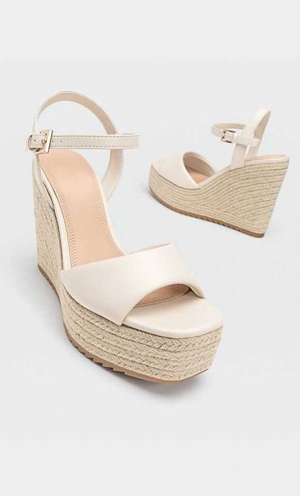 Sandálias de cunha da Stradivarius