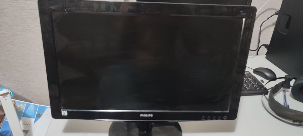 Комплект комп'ютер, монітор,  мишка та клавіатура