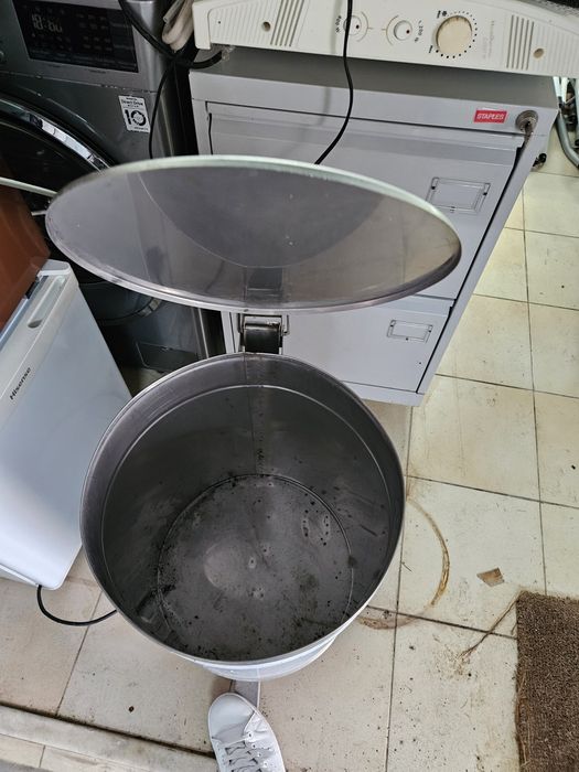 Caixote do lixo em inox 100L