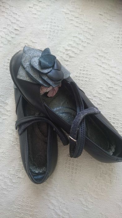 Знижка!!!Продам взуття для дівчаток