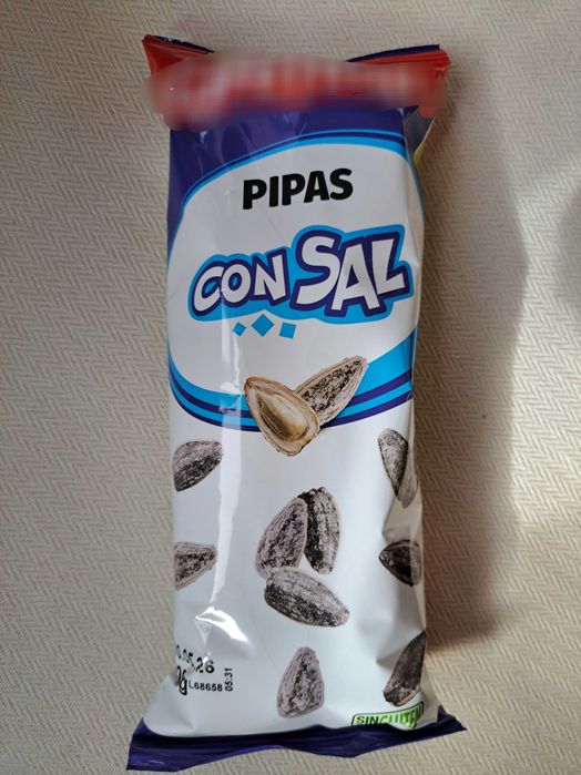 Pipas com Sal, marca de qualidade, em embalagens de 100 gr