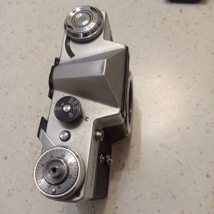 Продам на запчастини фотоапарат Зеніт Е