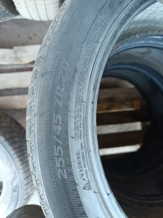 255/45 R20 Mishelin