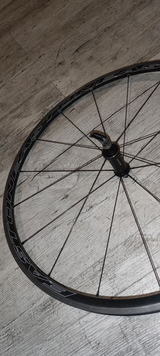 Koło szosa przód easton EA 90 SLX stan bdb.waga około 620 gram